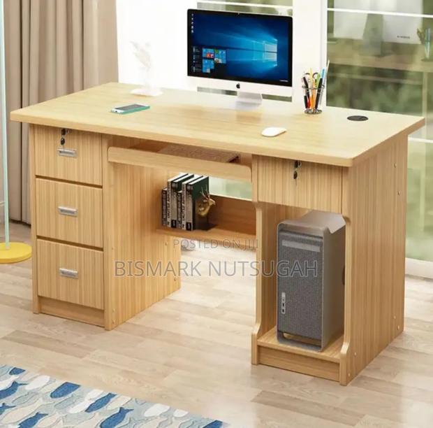 Stylish Office Table · Photo 3