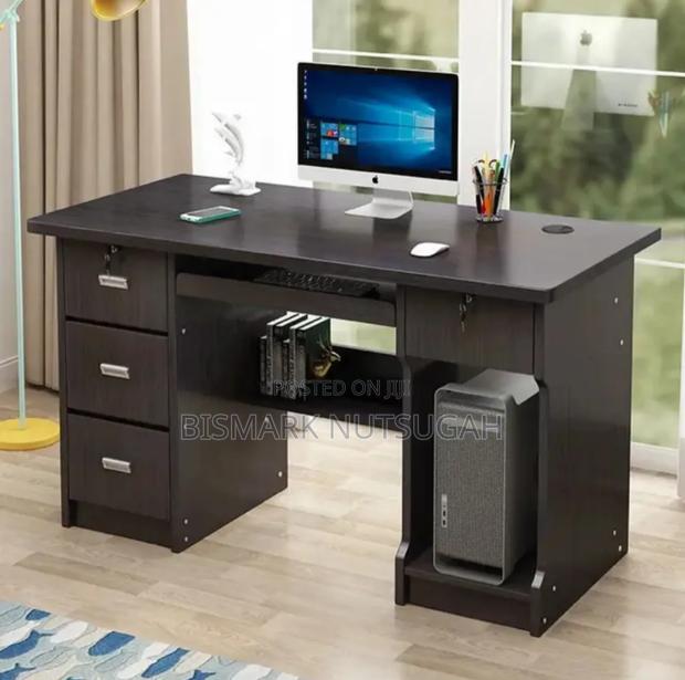 Stylish Office Table · Photo 5