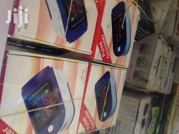 Pulse Oximeter · Photo 1