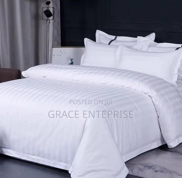 (2 Bed Sheets 4 Pillowcases) Hotel Set Bedding · Photo 1