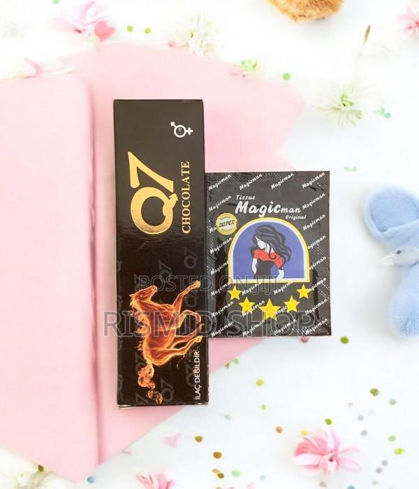 Q7 Chocolate 1 Magic Tissue · Photo 1
