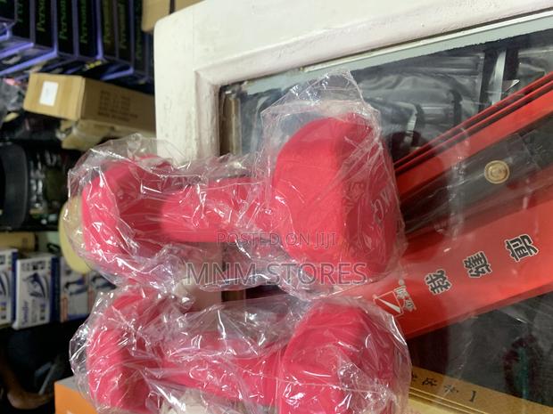 Dumbbell 4kgs Each · Photo 1