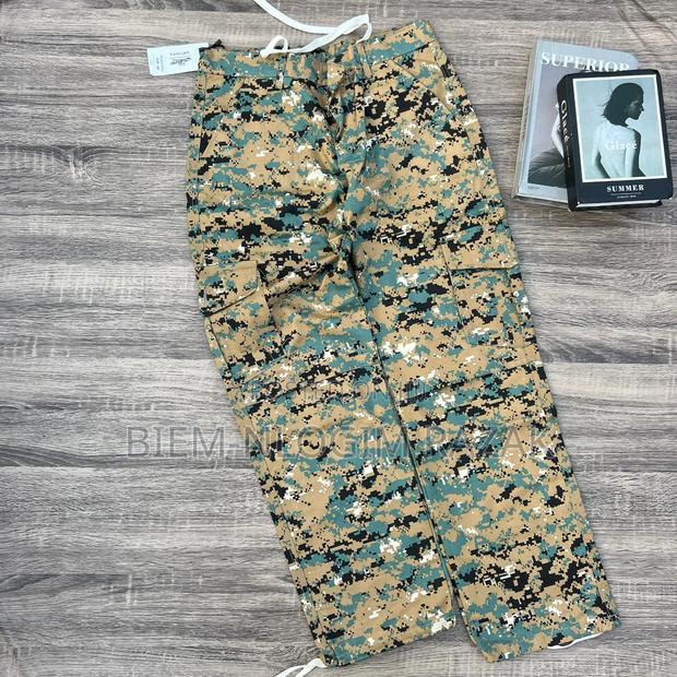 Original Cargo Pants Available in Stock · Photo 1