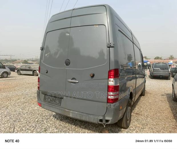 Mercedes-Benz Sprinter 2014 Grey · Photo 4