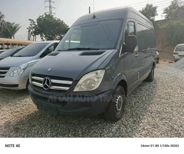 Mercedes-Benz Sprinter 2014 Grey · Photo 2