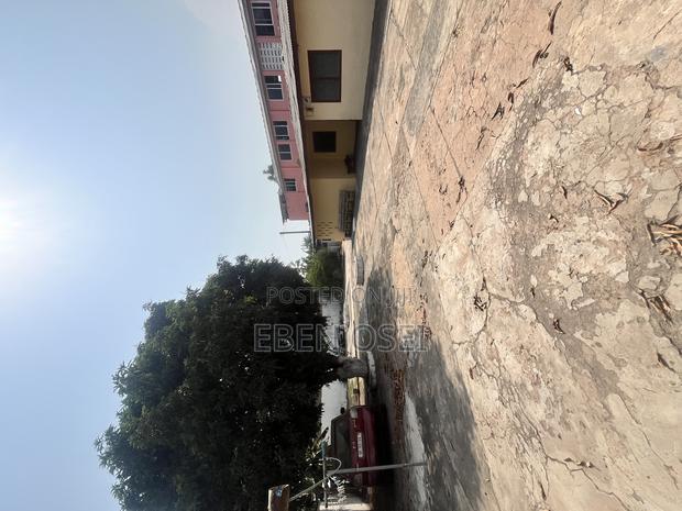 4bdrm Apartment in Dansoman for sale · Photo 8