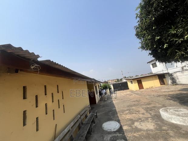 4bdrm Apartment in Dansoman for sale · Photo 3
