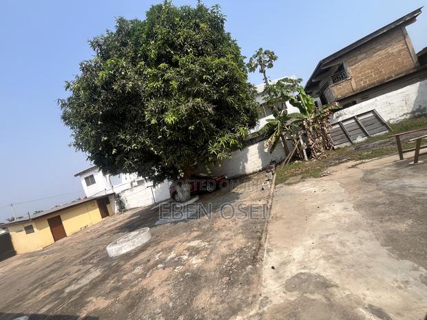 4bdrm Apartment in Dansoman for sale · Photo 4