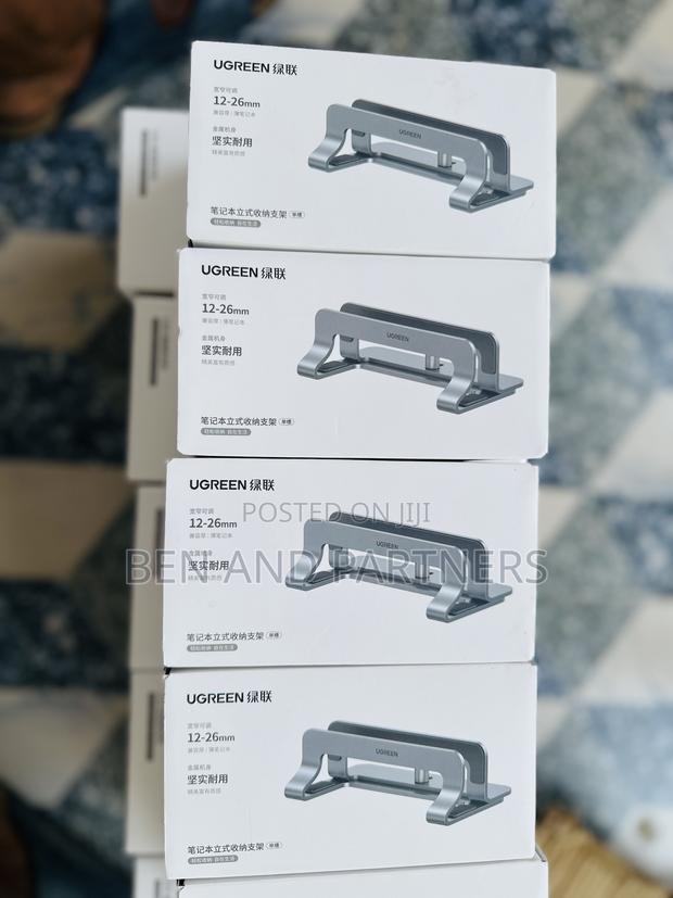 Ugreen Vertical Laptop Holder · Photo 3