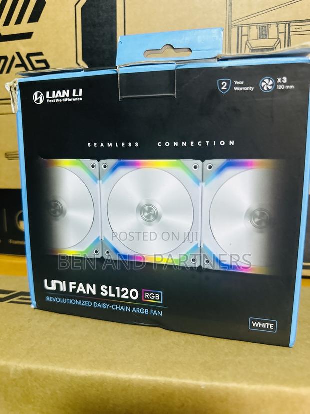 Lianl Li Uni Fan Sl120 With Controller · Photo 1