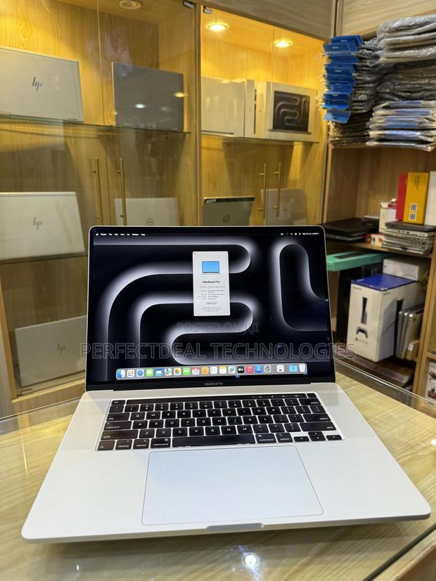 New Laptop Apple MacBook Pro 2019 32GB Intel Core i7 SSD 512GB · Photo 2