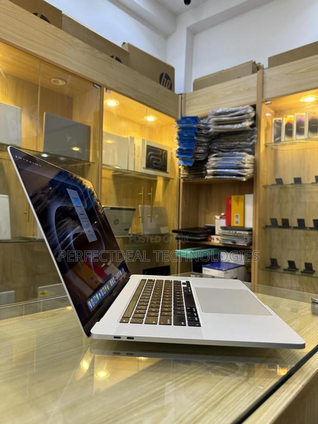 New Laptop Apple MacBook Pro 2019 32GB Intel Core i7 SSD 512GB · Photo 4