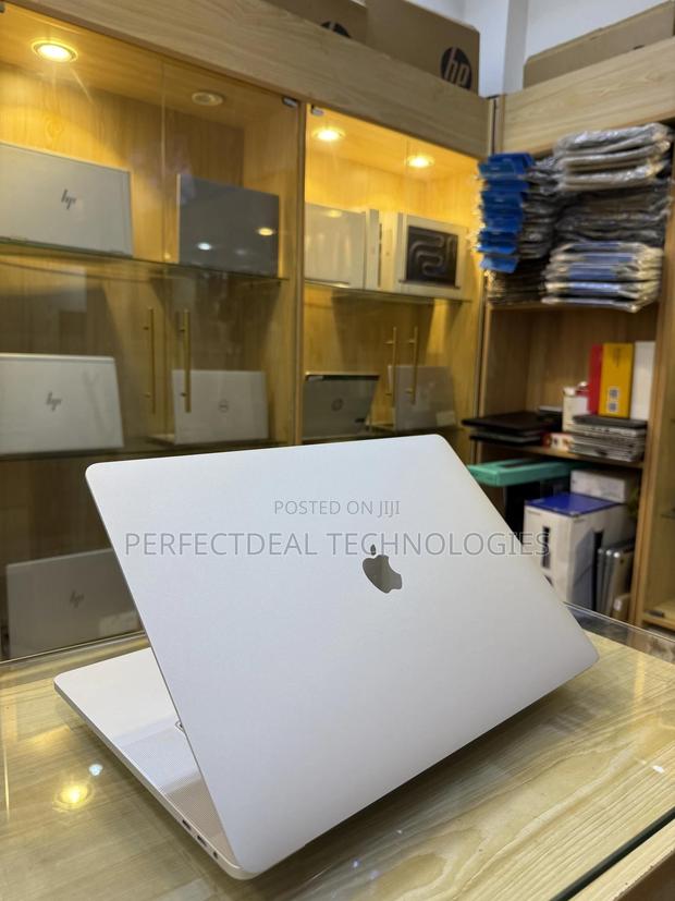 New Laptop Apple MacBook Pro 2019 32GB Intel Core i7 SSD 512GB · Photo 6
