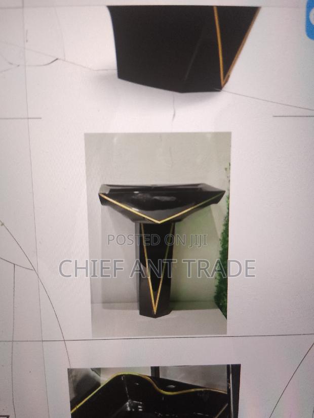 Basin. Black Gold. 903 · Photo 1