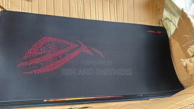 ASUS Rog Table Mat Mouse Pad · Photo 1