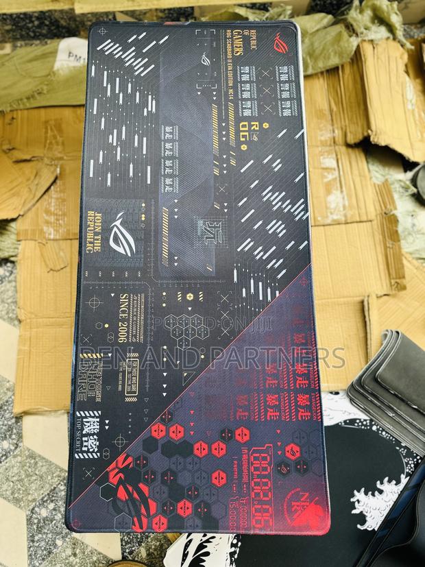 ASUS Rog Table Mat Mouse Pad · Photo 2