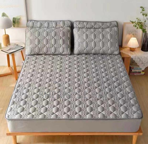 Waterproof Mattress Covers · Photo 5