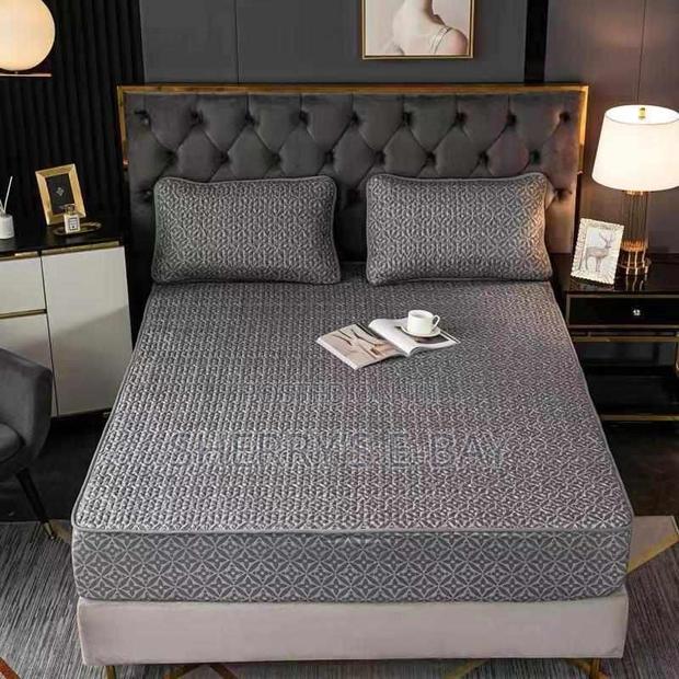 Waterproof Mattress Covers · Photo 7