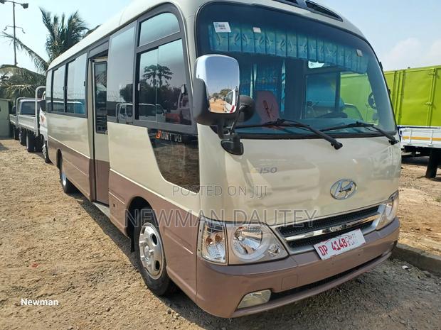 Hyundai County 2012 Beige · Photo 1
