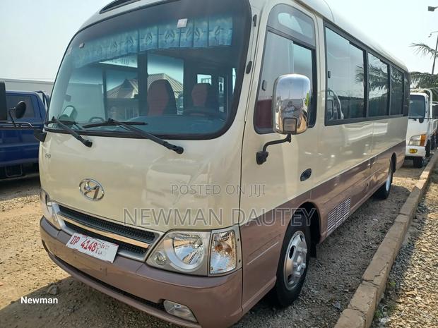 Hyundai County 2012 Beige · Photo 2
