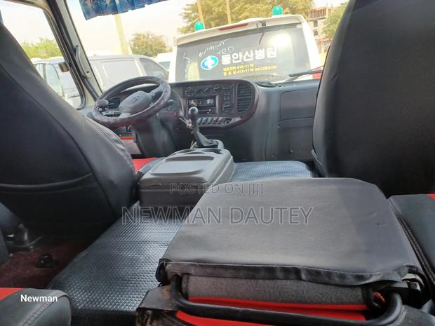 Hyundai County 2012 Beige · Photo 4