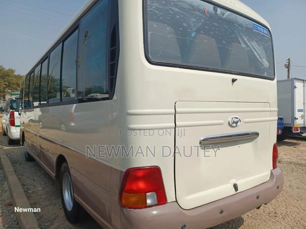Hyundai County 2012 Beige · Photo 7