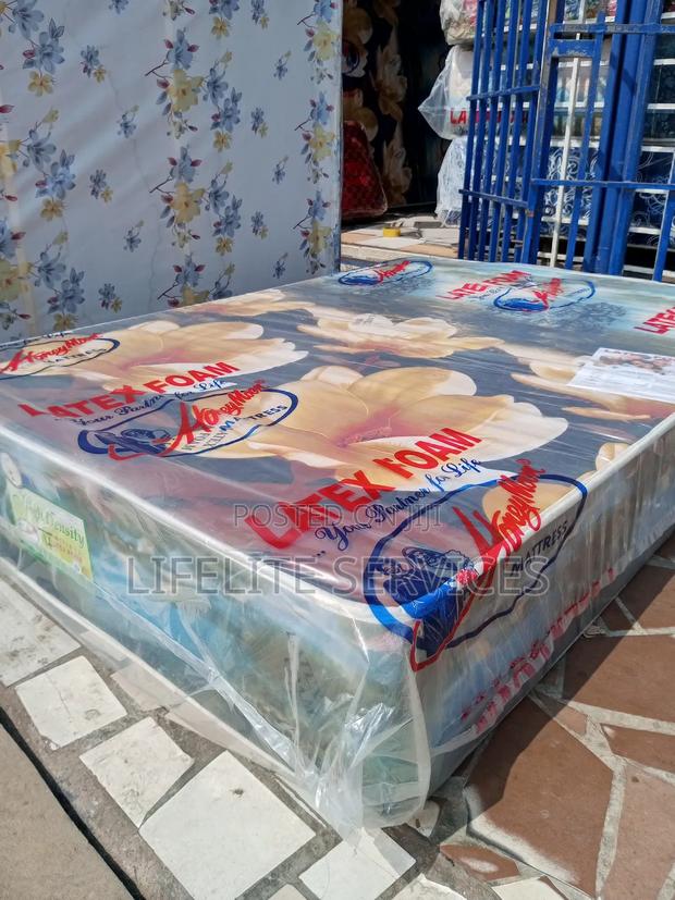 Double/ Large Size Mattress High Density 12" Thick · Photo 1
