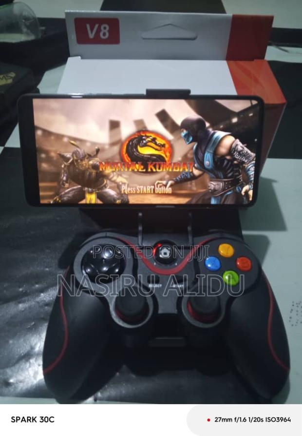 Xbox360 Wired Controller and Ps3 Wireless ,Phone Controllers · Photo 4