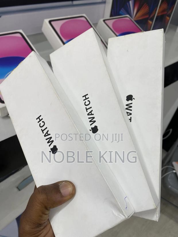 Apple Watch SE (2nd Gen) · Photo 1