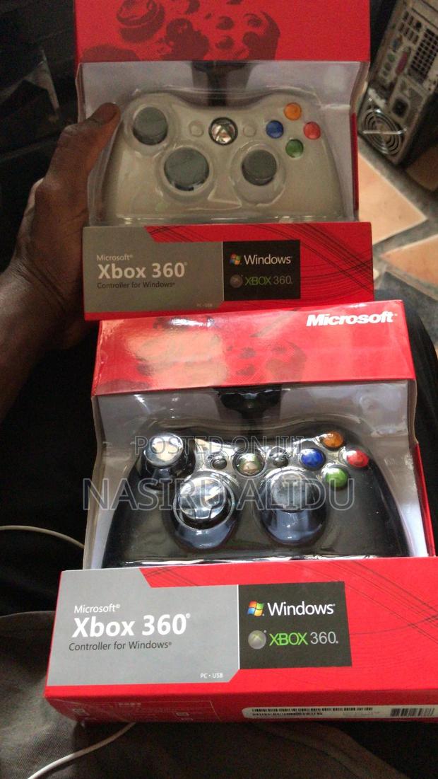 Xbox360 Wired Controller and Ps3 Wireless ,Phone Controllers · Photo 1