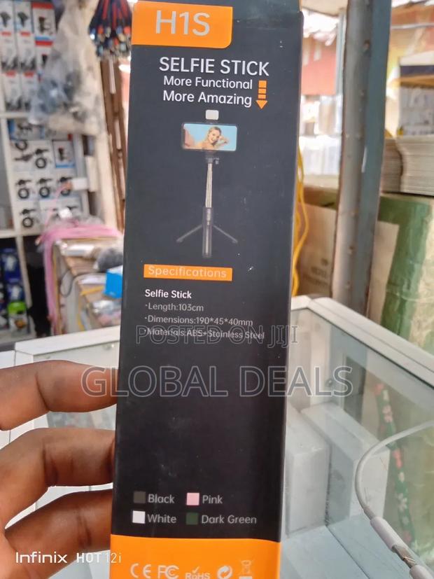 Mini Selfie Stick With Tripod Stand and Flash · Photo 5