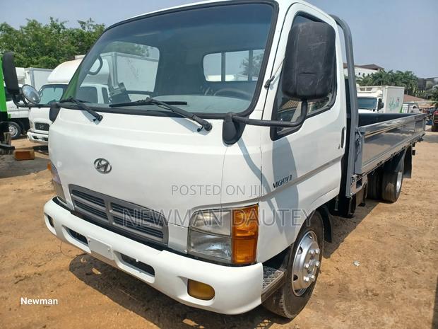 Hyundai Single Cabin · Photo 2