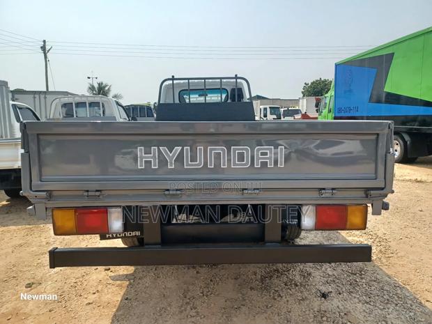 Hyundai Single Cabin · Photo 4