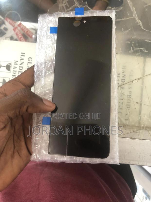 Galaxy Fold 6 Front Screen · Photo 2