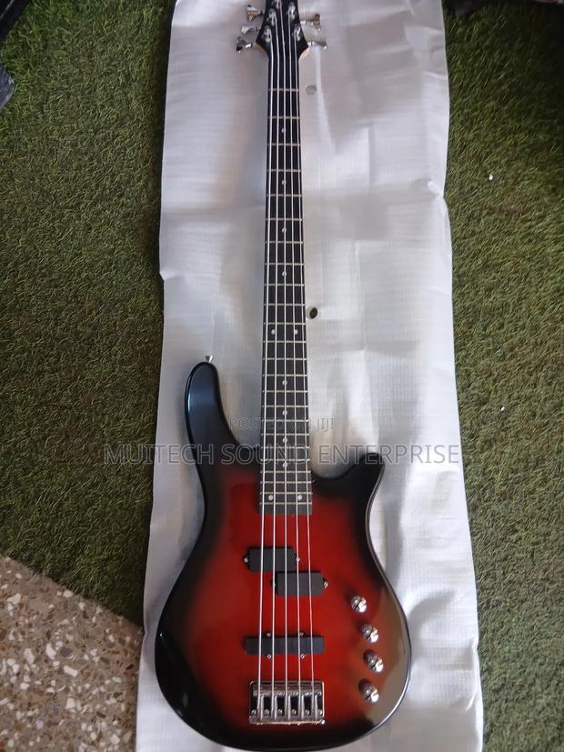 Ibanez Bass Guitar · Photo 1