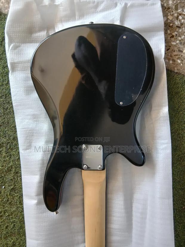 Ibanez Bass Guitar · Photo 6