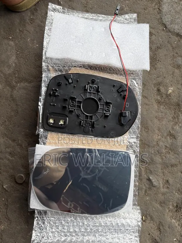 Honda CRV 2018 Side Mirror · Photo 1