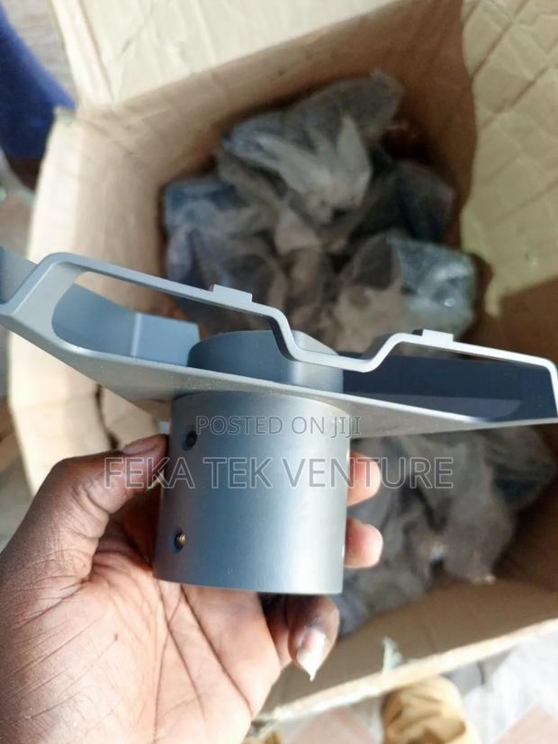 Gen V3/V4 Wall Mount Metal Adapter · Photo 2
