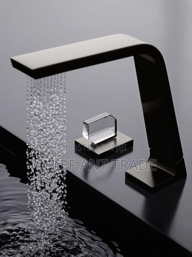 Black Curved Tap / Faucet. GWS-010 · Photo 2