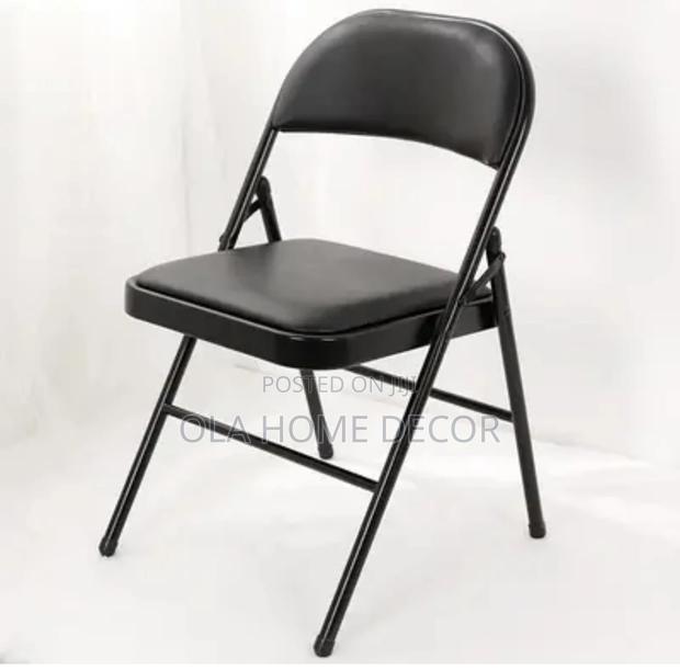 Foldable Leather Chair · Photo 2