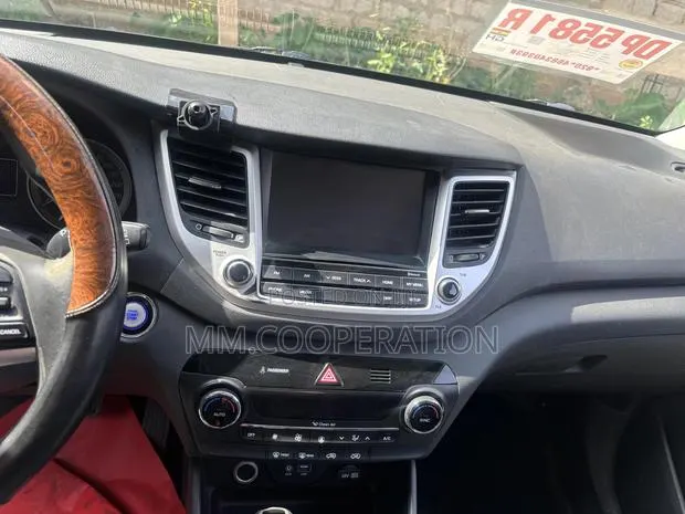 Hyundai Tucson Limited AWD 2018 White · Photo 1
