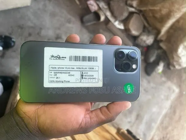 Apple iPhone 12 Pro Max 128 GB Black · Photo 2