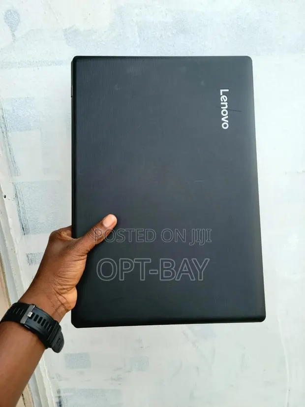 Laptop Lenovo IdeaPad 110 8GB AMD A8 HDD+SSD 500GB · Photo 1
