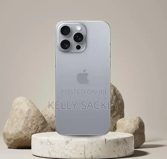 Apple iPhone 16 Pro Max 256 GB Silver · Photo 1
