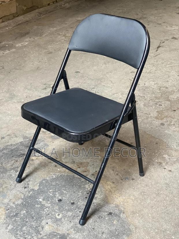 Foldable Leather Chair · Photo 4