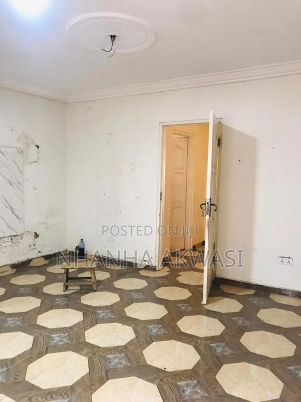 4bdrm House in Sakumono, Tema Metropolitan for rent · Photo 3