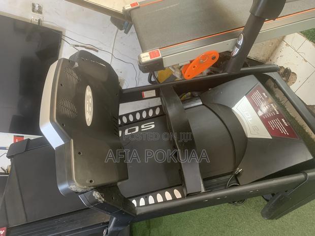 Commercial Treadmill 160 · Photo 1