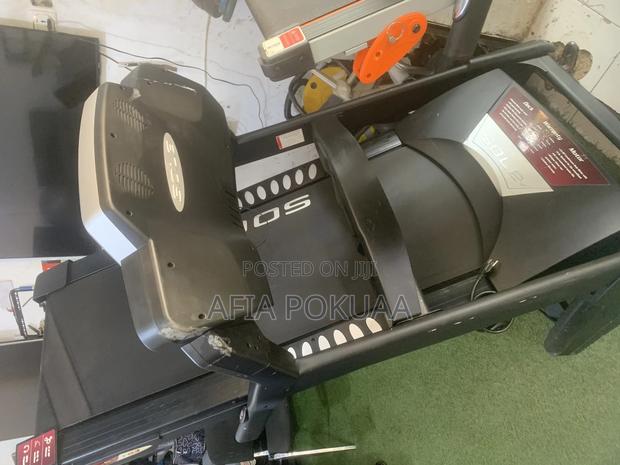 Commercial Treadmill 160 · Photo 3
