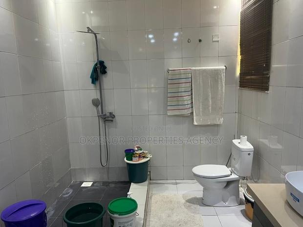 9bdrm Mansion in Community 25, Tema Metropolitan for sale · Photo 3