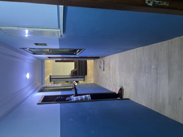 9bdrm Mansion in Community 25, Tema Metropolitan for sale · Photo 8